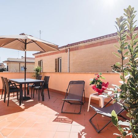 360 Guesthouse - Apartment With Terrace Фьюмичино Экстерьер фото