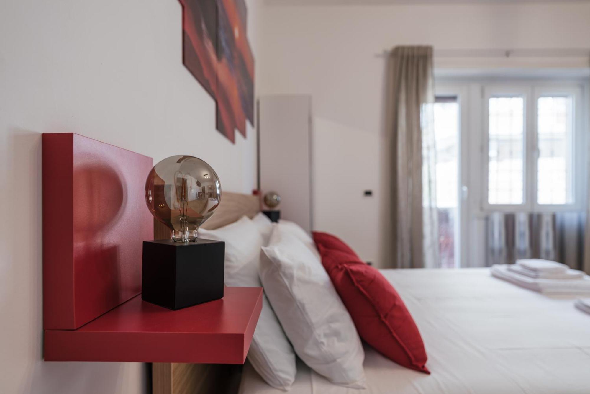 360 Guesthouse - Apartment With Terrace Фьюмичино Экстерьер фото