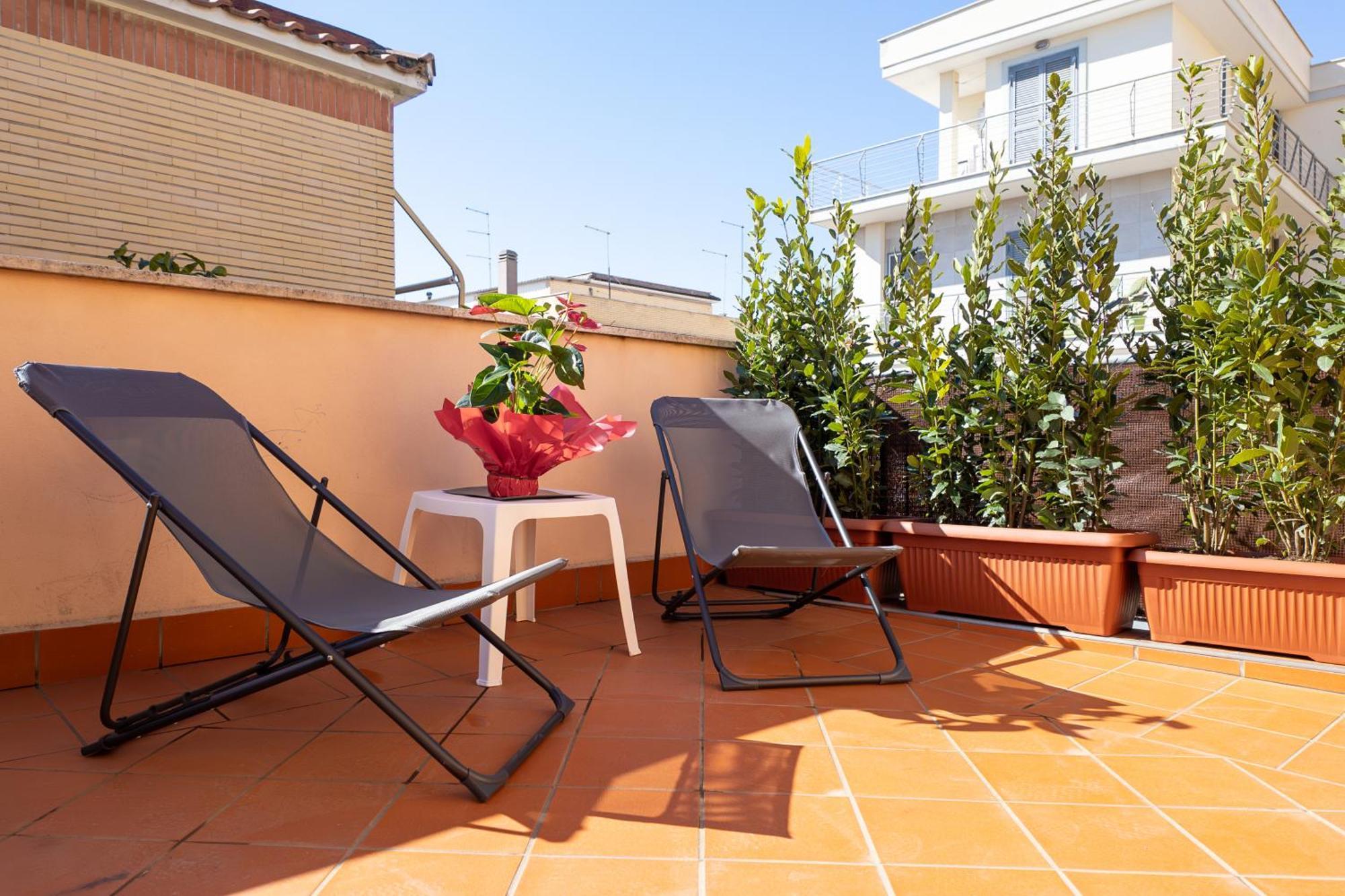 360 Guesthouse - Apartment With Terrace Фьюмичино Экстерьер фото